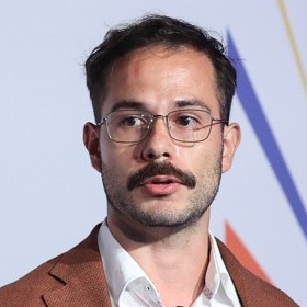 Jeffrey Bustos