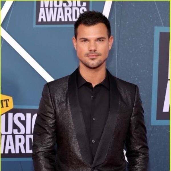 Taylor Lautner